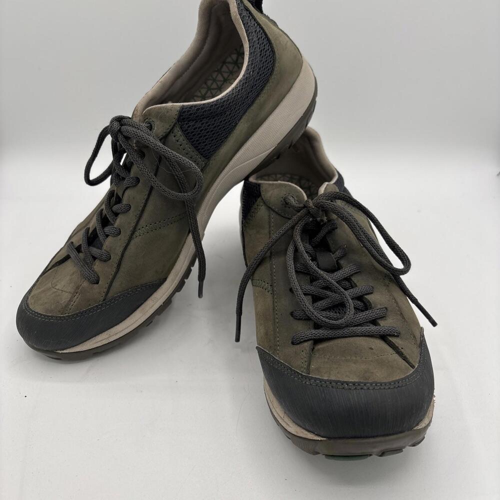 Dansko Women's  Suede Waterproof Hiking Shoes EU Size 41. US 9.5 Vibram Sole GUC